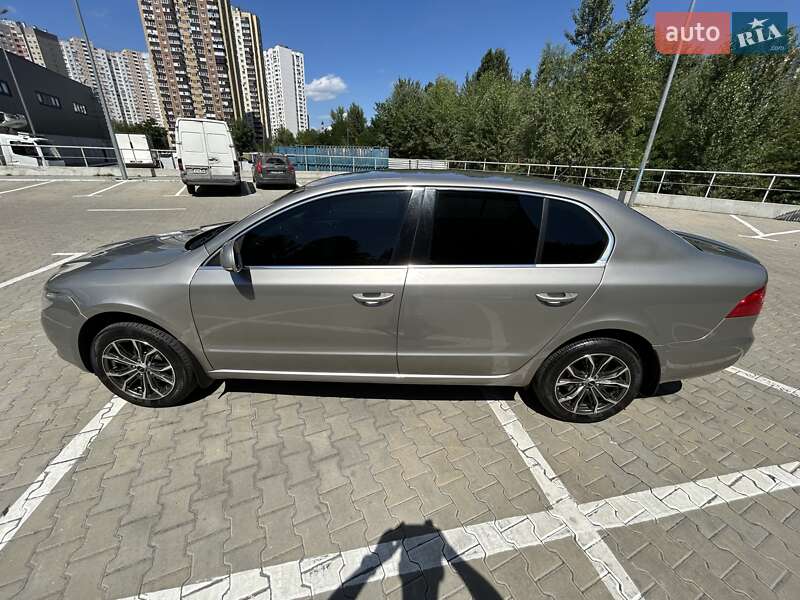 Лифтбек Skoda Superb 2009 в Киеве фото 5 Лифтбек Skoda Superb 2009 в Киеве