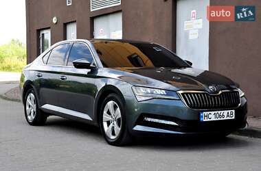 Лифтбек Skoda Superb 2019 в Львове