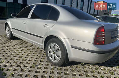 Лифтбек Skoda Superb 2006 в 
