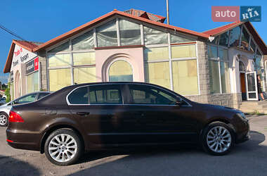 Ліфтбек Skoda Superb 2013 в 