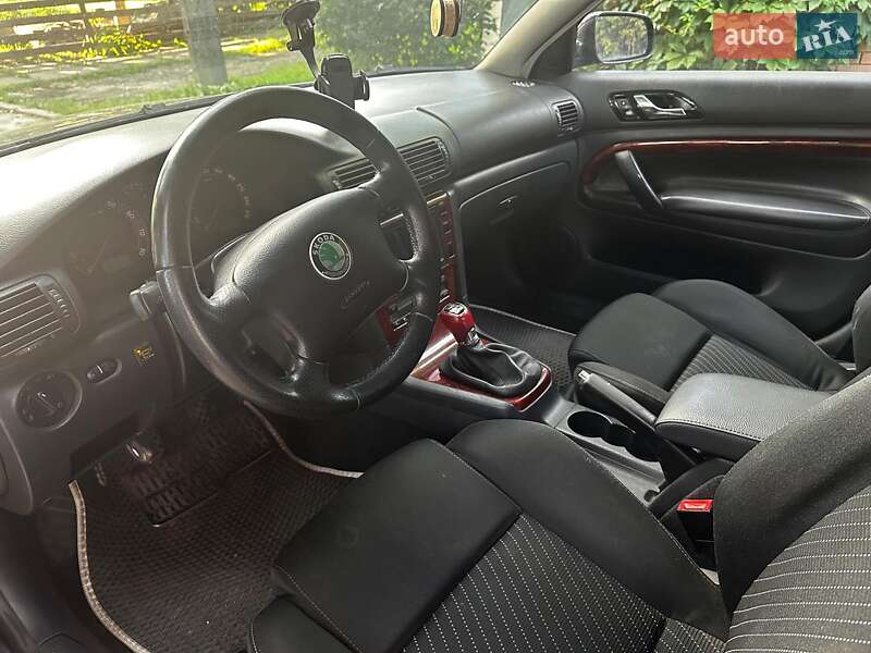 Лифтбек Skoda Superb 2002 в Киеве