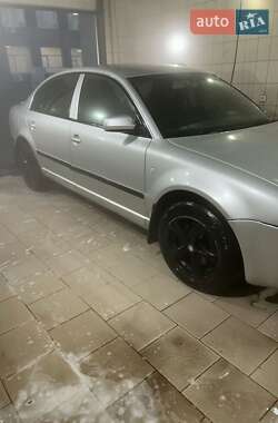 Лифтбек Skoda Superb 2005 в Кривом Роге