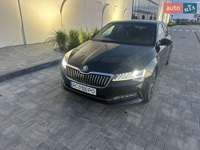 Лифтбек Skoda Superb 2019 в Львове