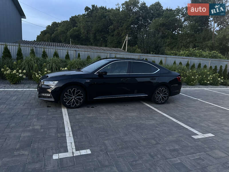 Лифтбек Skoda Superb 2019 в Львове