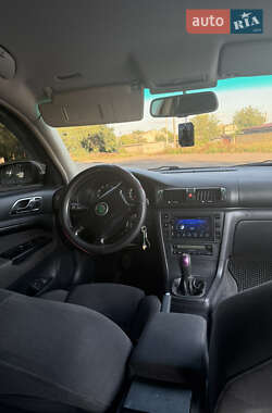 Лифтбек Skoda Superb 2005 в 