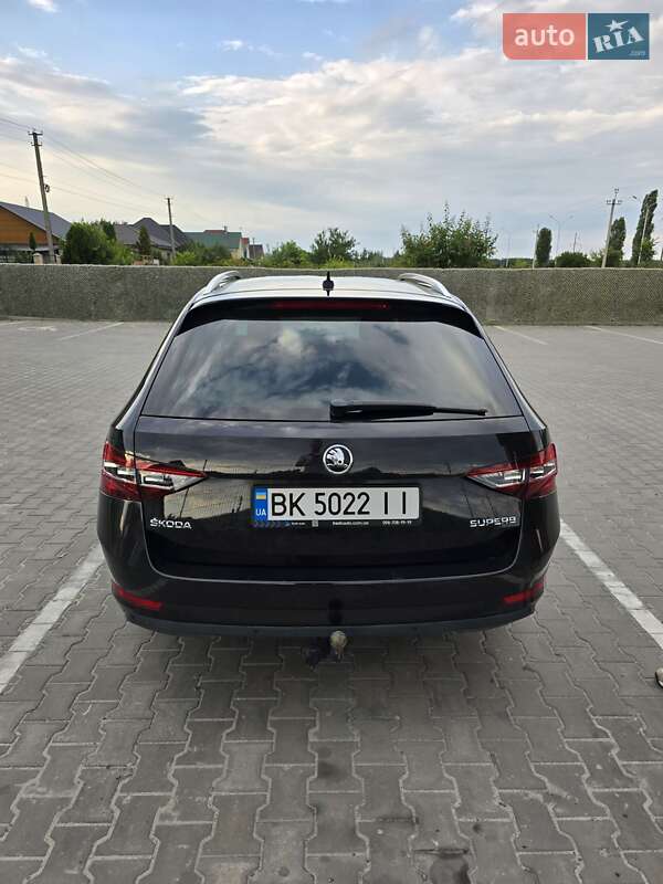 Универсал Skoda Superb 2019 в Вараше