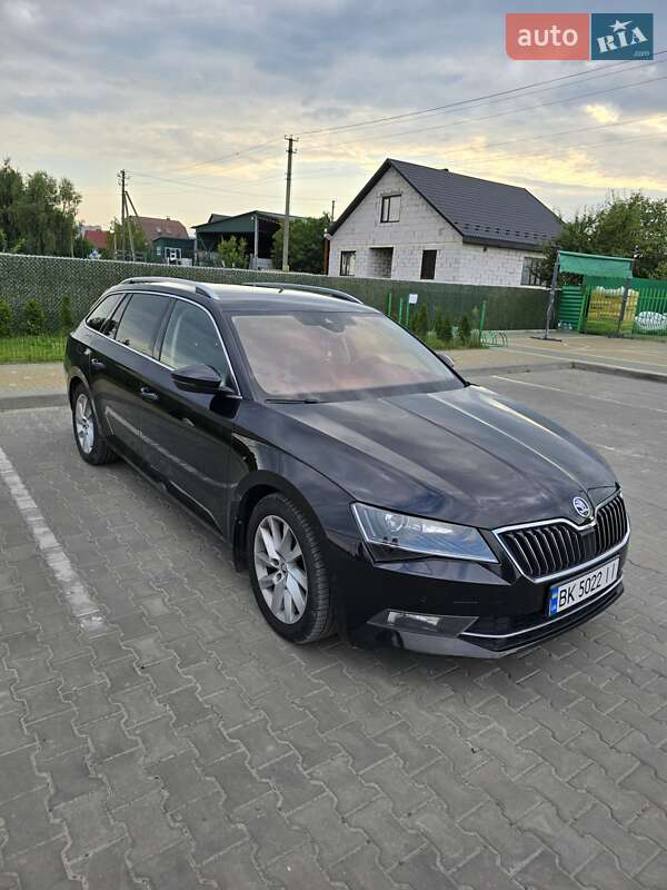 Универсал Skoda Superb 2019 в Вараше