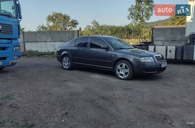 Ліфтбек Skoda Superb 2004 в Виноградові