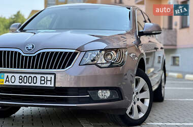 Лифтбек Skoda Superb 2014 в 
