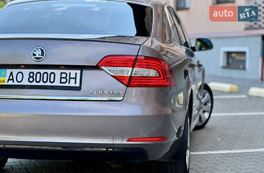 Лифтбек Skoda Superb 2014 в 