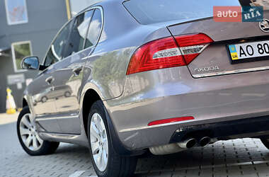 Лифтбек Skoda Superb 2014 в 