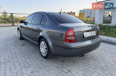 Лифтбек Skoda Superb 2005 в 