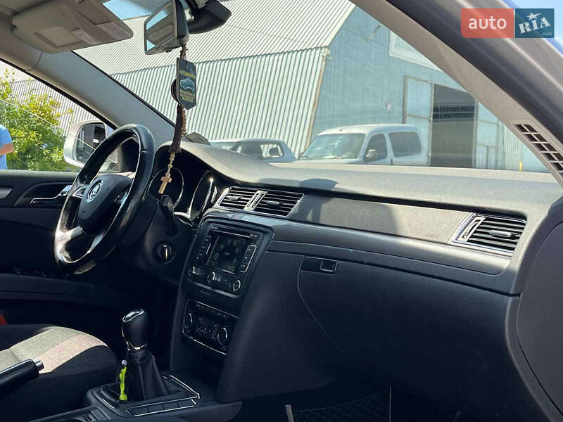 Универсал Skoda Superb 2013 в Львове