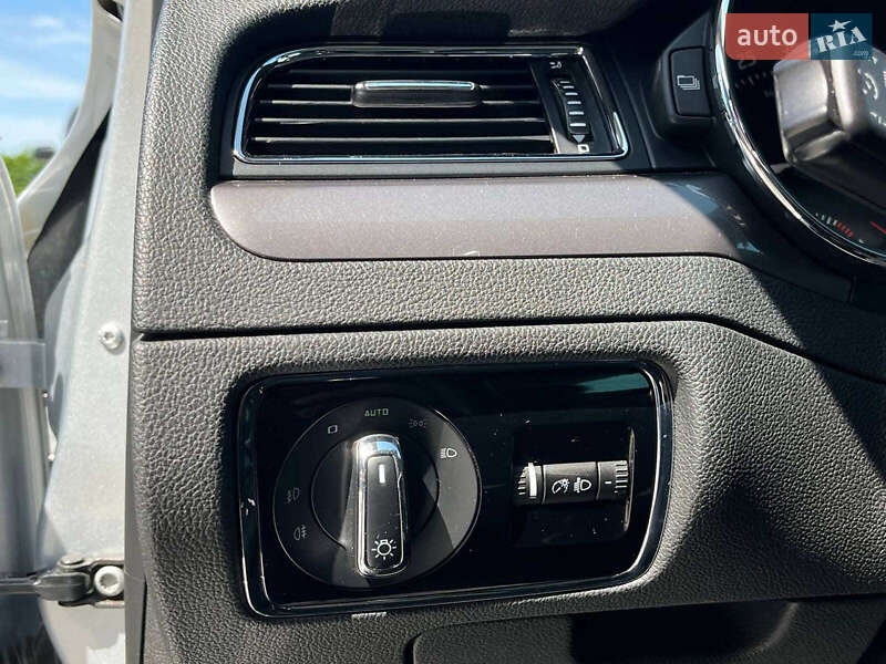 Универсал Skoda Superb 2013 в Львове