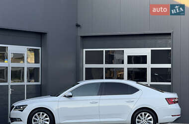 Лифтбек Skoda Superb 2019 в 