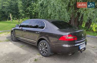 Лифтбек Skoda Superb 2011 в 