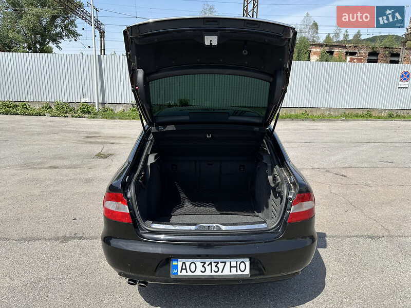 Лифтбек Skoda Superb 2011 в Сваляве
