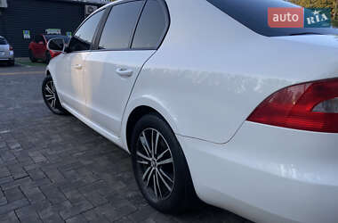 Лифтбек Skoda Superb 2011 в 