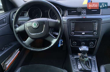 Лифтбек Skoda Superb 2011 в 