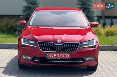 Лифтбек Skoda Superb 2018 в 