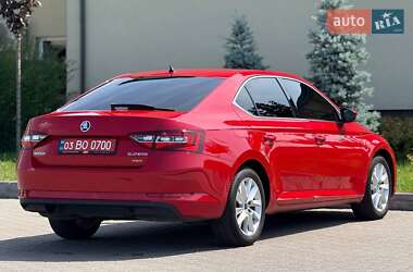 Лифтбек Skoda Superb 2018 в 