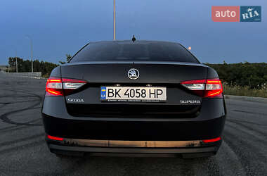 Лифтбек Skoda Superb 2017 в 