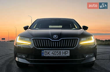 Лифтбек Skoda Superb 2017 в 