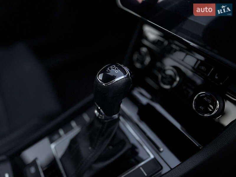 Лифтбек Skoda Superb 2017 в Киеве