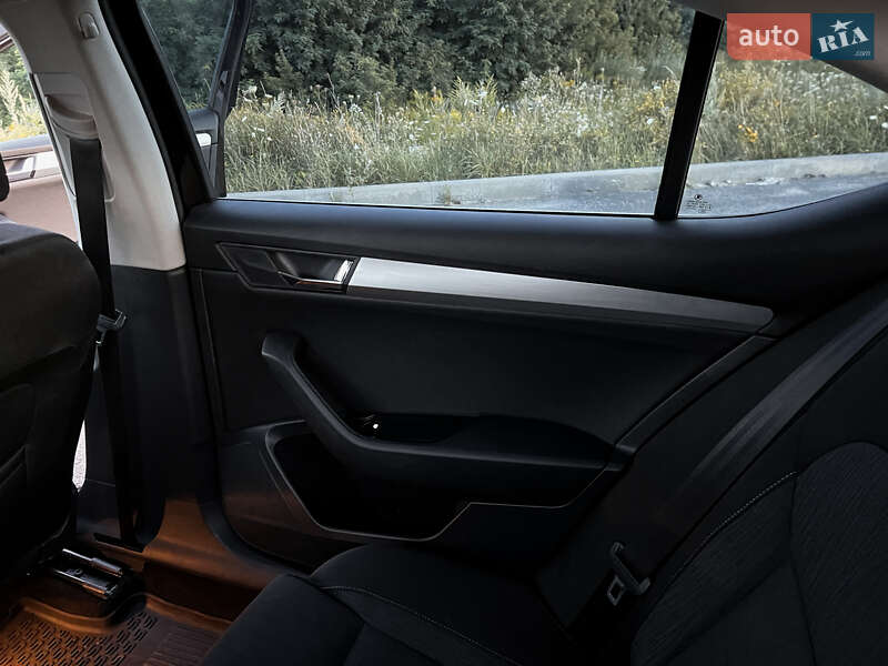 Лифтбек Skoda Superb 2017 в Киеве