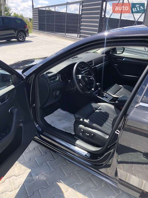 Лифтбек Skoda Superb 2022 в Луцке