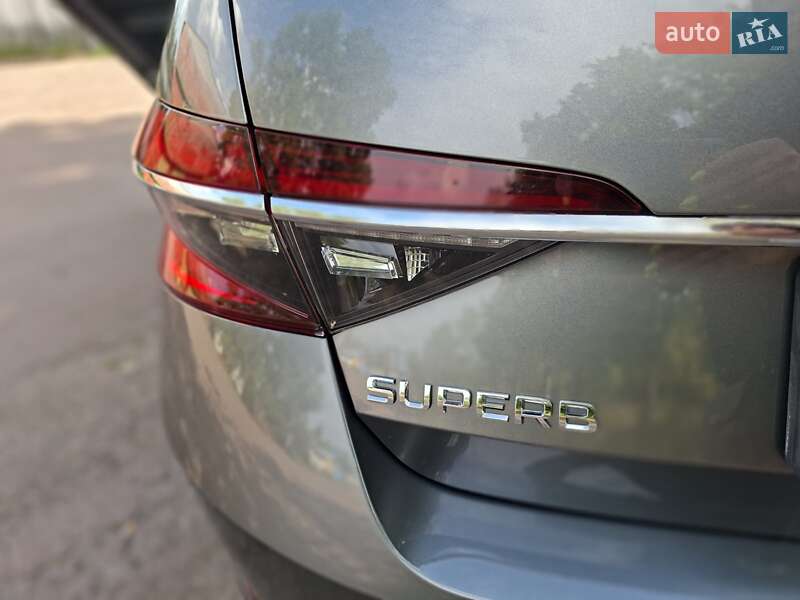 Лифтбек Skoda Superb 2022 в Чернигове