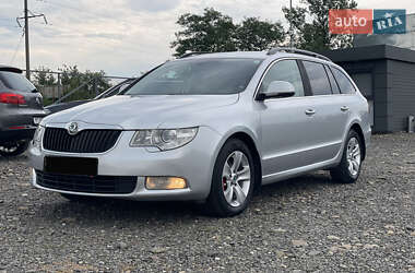 Універсал Skoda Superb 2011 в Хусті