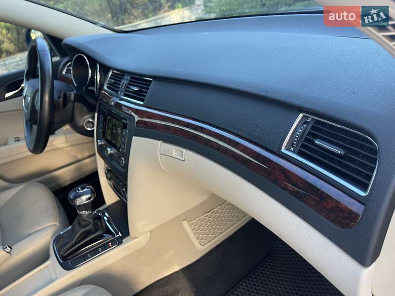 Универсал Skoda Superb 2012 в Киеве