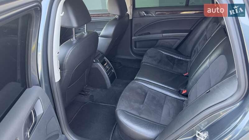 Универсал Skoda Superb 2013 в Ужгороде
