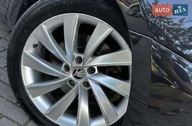 Лифтбек Skoda Superb 2016 в 