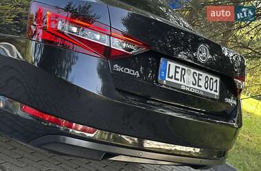 Лифтбек Skoda Superb 2016 в 