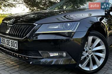 Лифтбек Skoda Superb 2016 в 