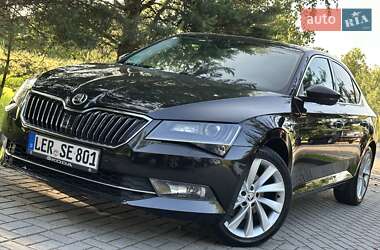 Лифтбек Skoda Superb 2016 в 