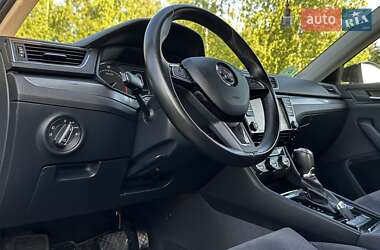 Лифтбек Skoda Superb 2016 в 
