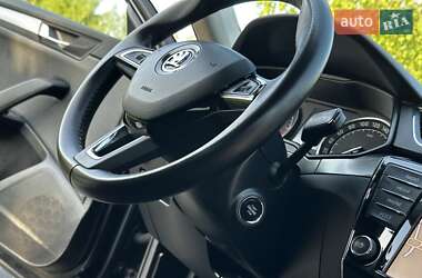 Лифтбек Skoda Superb 2016 в 