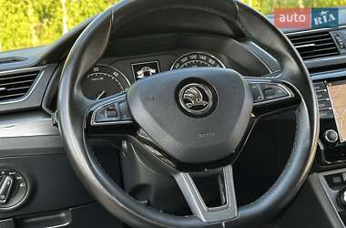 Лифтбек Skoda Superb 2016 в 