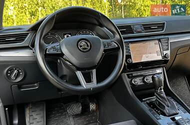 Лифтбек Skoda Superb 2016 в 