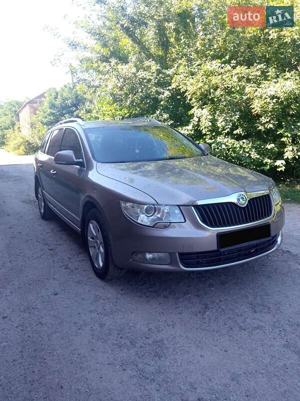 Skoda Superb 2011