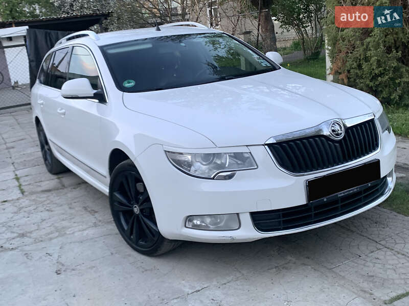 Skoda Superb 2011