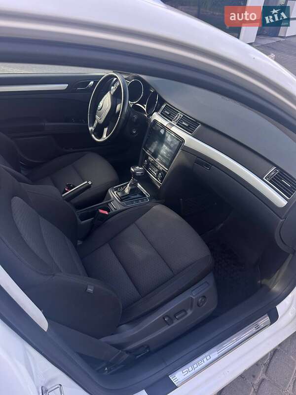 Універсал Skoda Superb 2012 в Львові фото 15 Універсал Skoda Superb 2012 в Львові