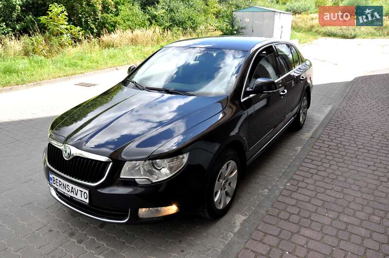 Лифтбек Skoda Superb 2011 в Львове
