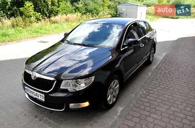 Лифтбек Skoda Superb 2011 в 