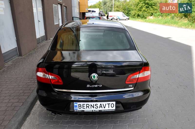 Лифтбек Skoda Superb 2011 в Львове