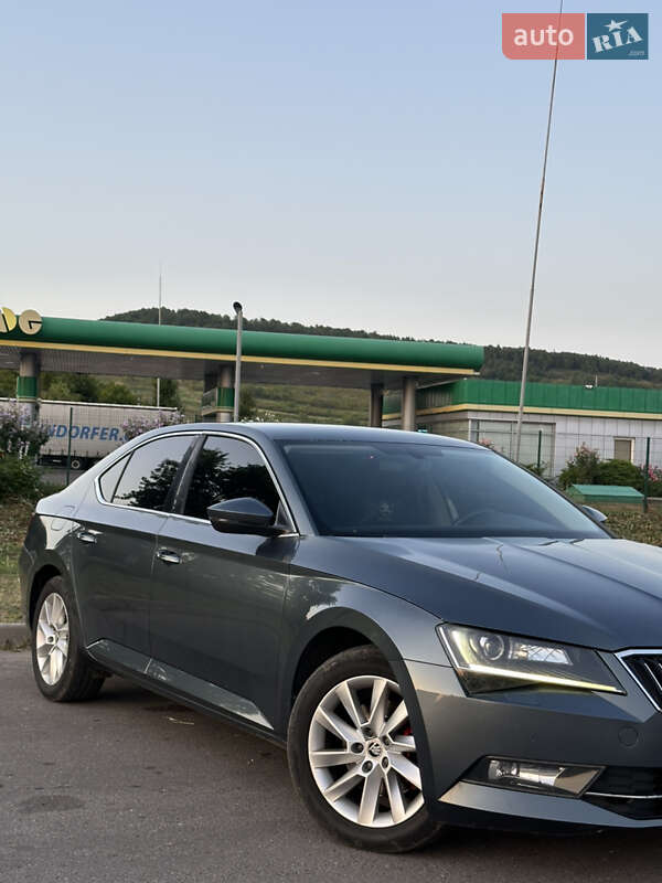 Лифтбек Skoda Superb 2016 в Мукачево