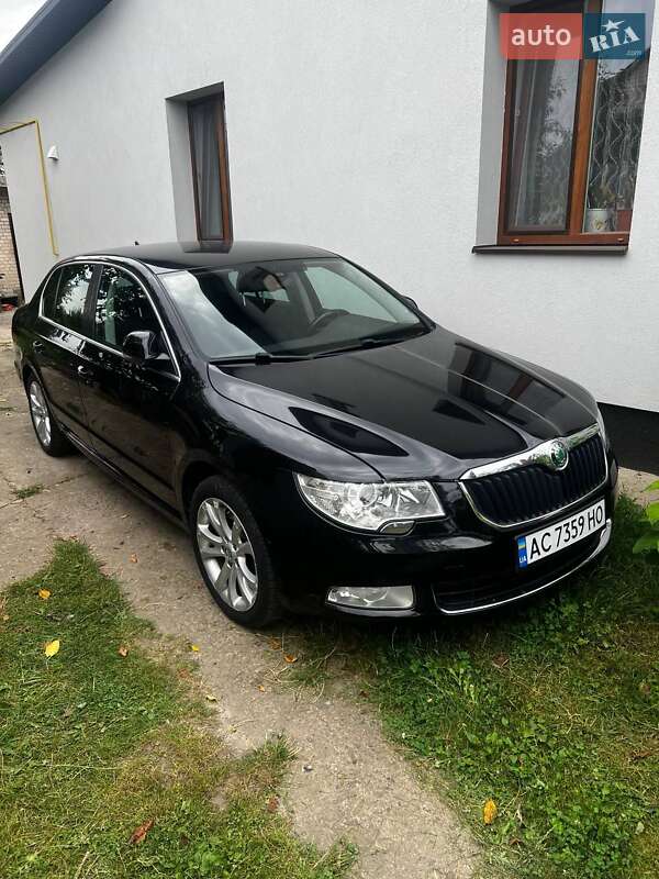 Лифтбек Skoda Superb 2012 в Луцке